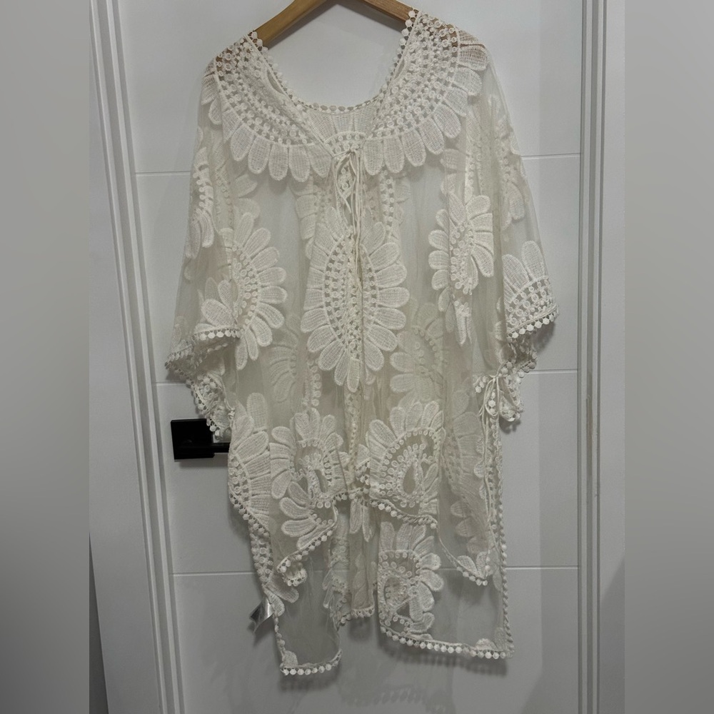 Women’s Open Front Cardigan with Intricate Floral Design